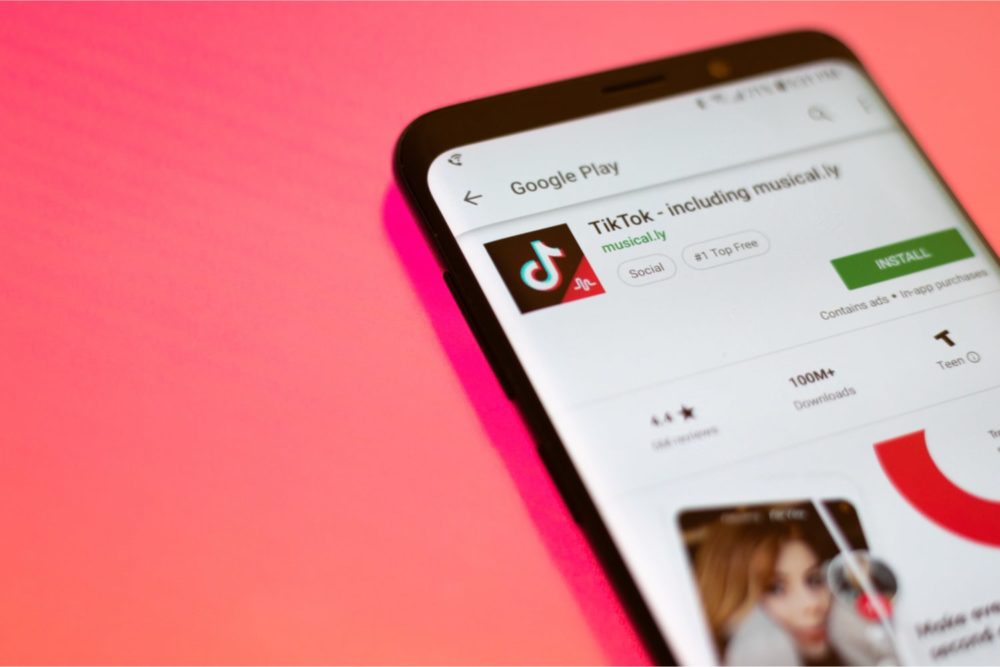 TikTok - jak zacząć? Poradnik krok po kroku. Ricky Of The World / Shutterstock.com