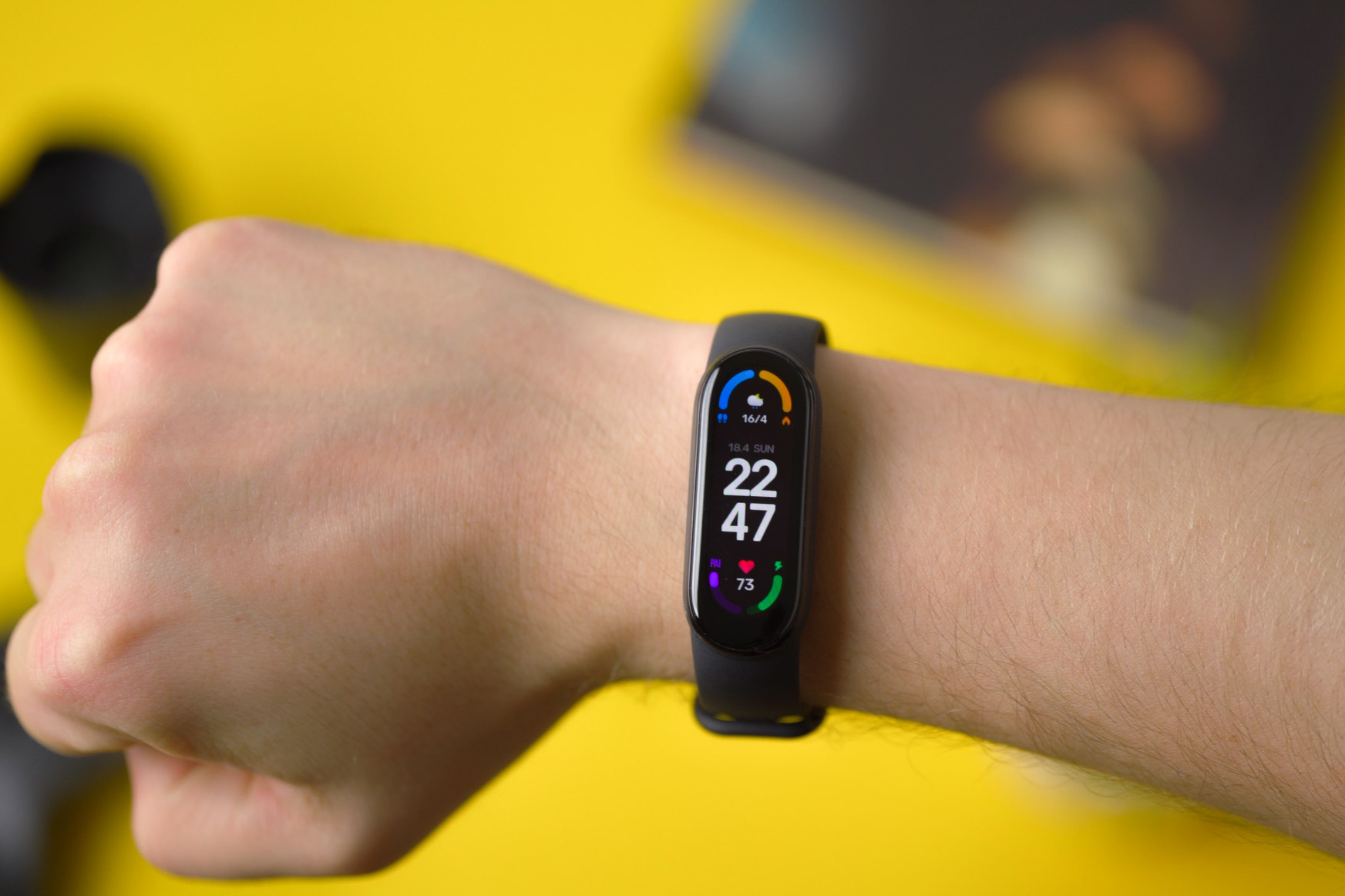 Weekend z Xiaomi Mi Band 6. Co na plus, a co na minus w najnowszej opasce fitnesowej?