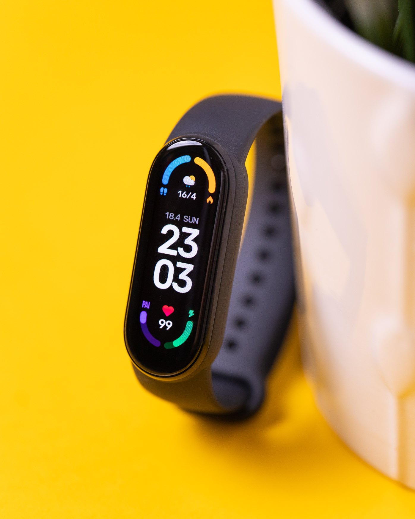 Weekend z Xiaomi Mi Band 6. Co na plus, a co na minus w najnowszej opasce fitnesowej?