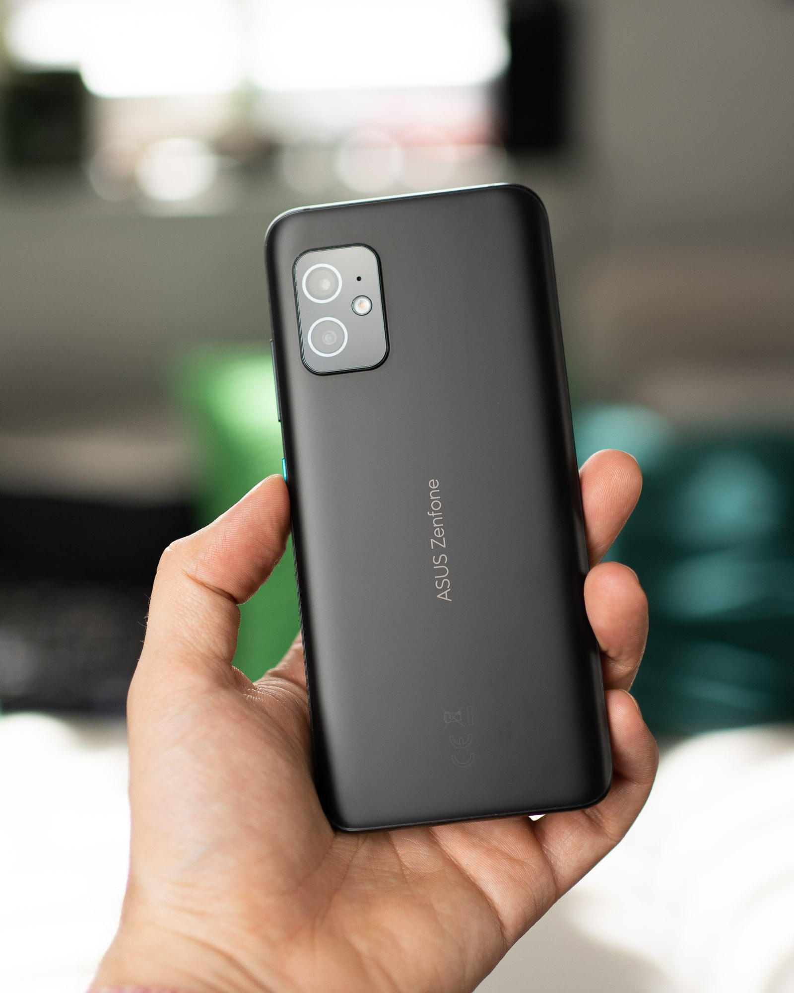 Android czy iOS - Asus ZenFone 8 class="wp-image-1704612"
