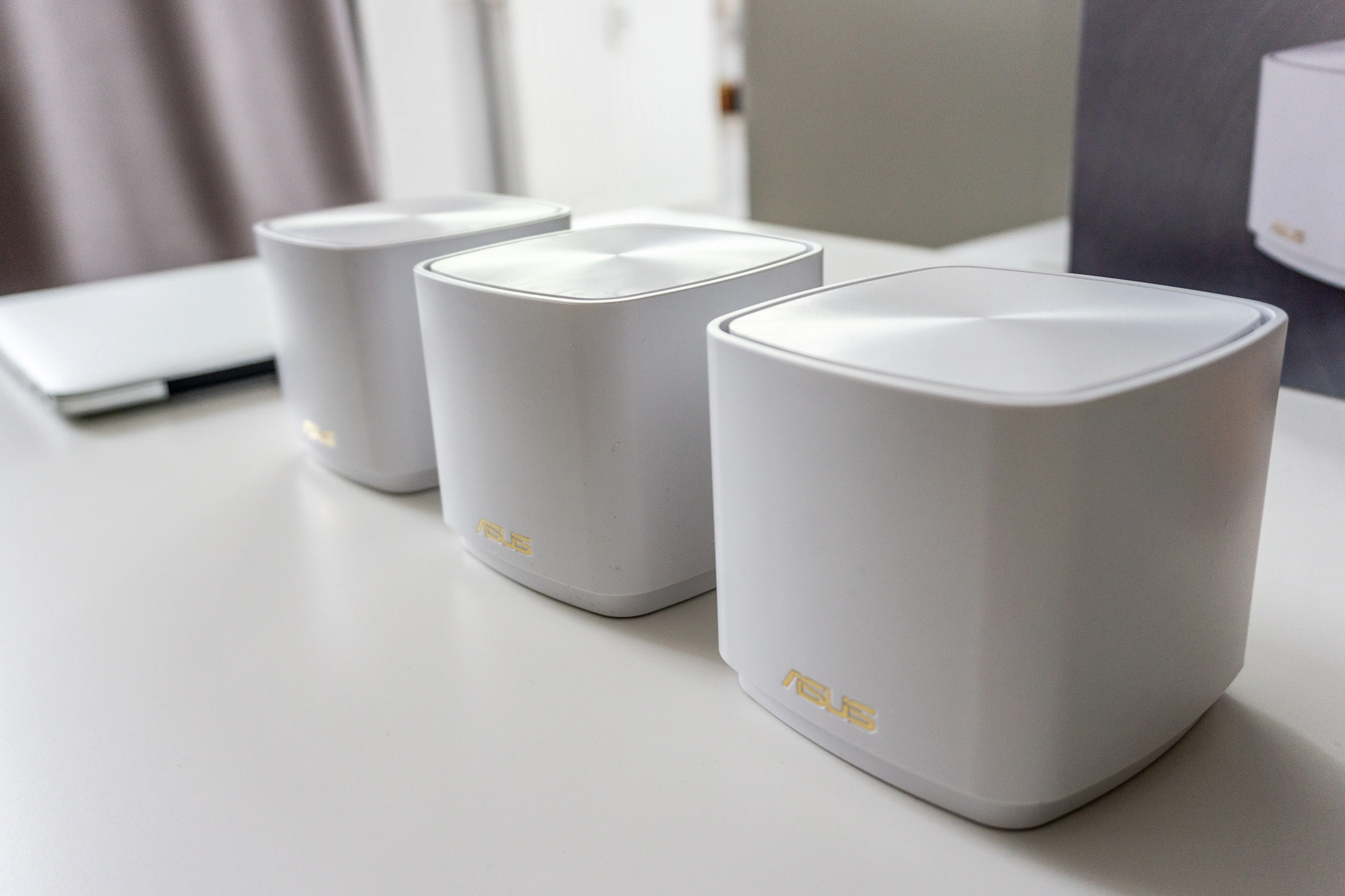 https://ocs-pl.oktawave.com/v1/AUTH_2887234e-384a-4873-8bc5-405211db13a2/spidersweb/2021/05/asus-zenwifi-ax-mini-13.jpg