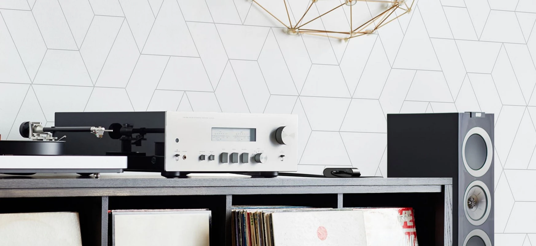 Adapter Belkin z AirPlay 2, czyli Apple Music na starym sprzęcie