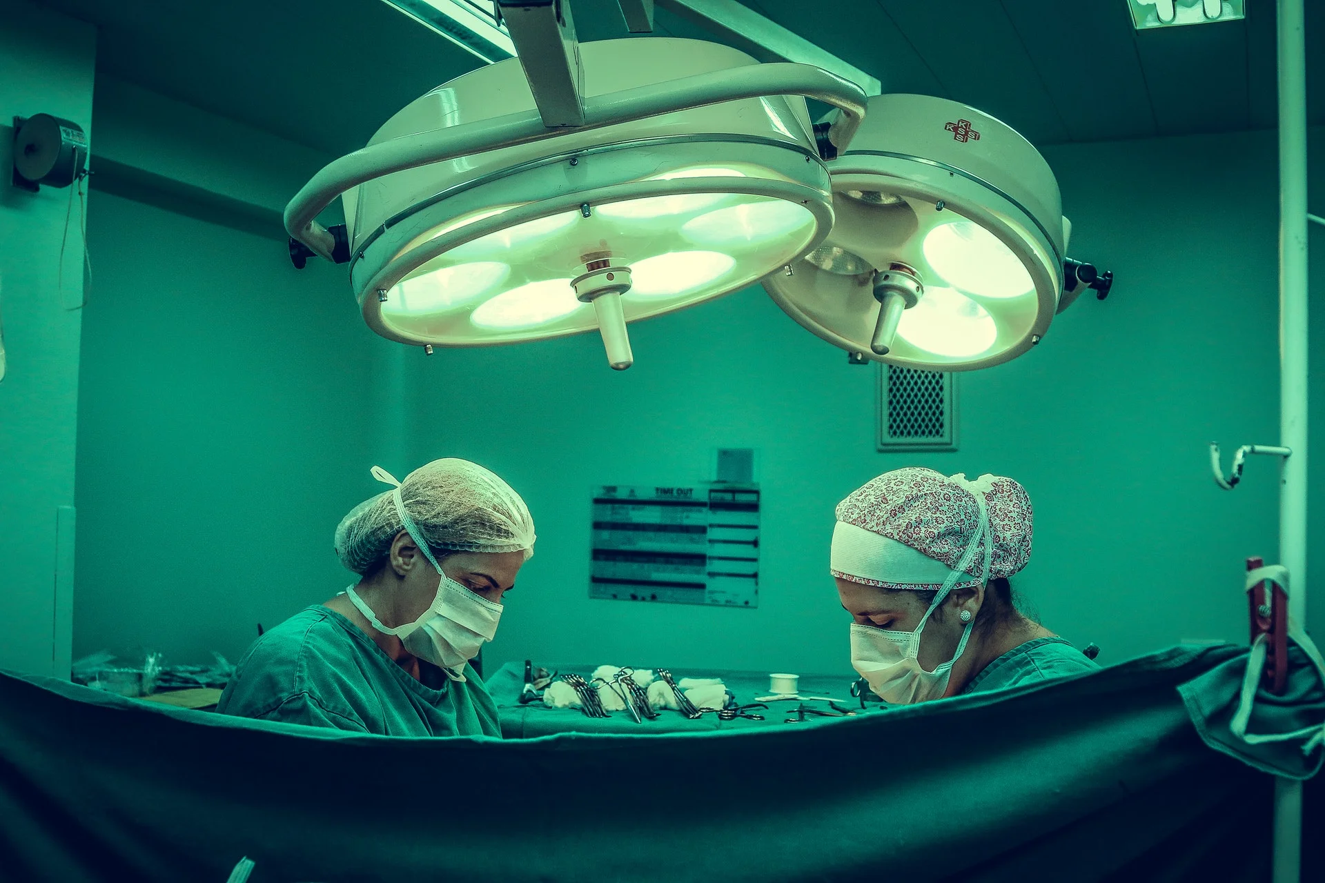 Pierwsza operacja kręgosłupa z użyciem rzeczywistości rozszerzonej zakończyła się sukcesem