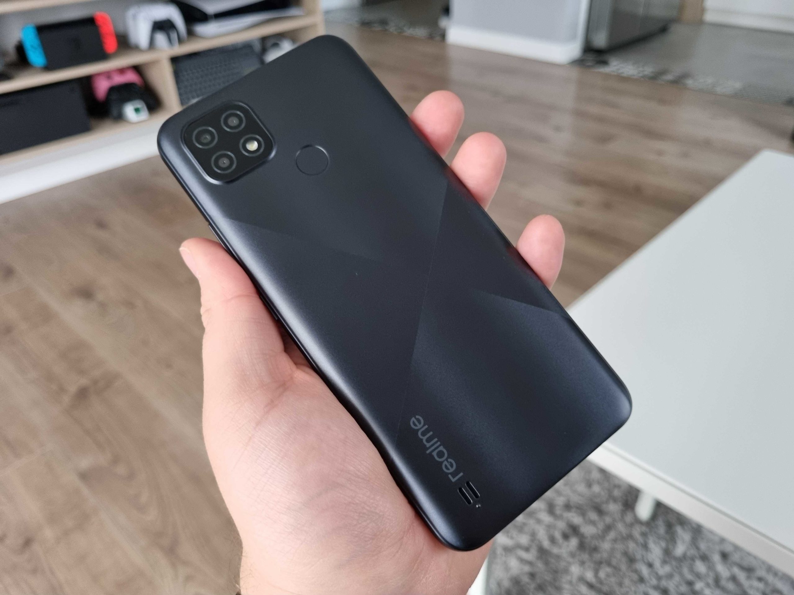 Co potrafi smartfon 500+? Sprawdzamy realme C21
