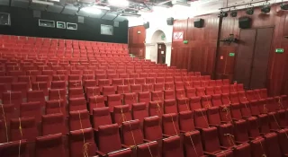 COVID-19 mógł je dobić. Jak to się stało, że lokalne teatry, kina, a nawet filharmonia wygrały na pandemii