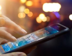 Innowacje polskiej bankowości. Od aplikacji z asystentami głosowymi po przelewy na numer telefonu