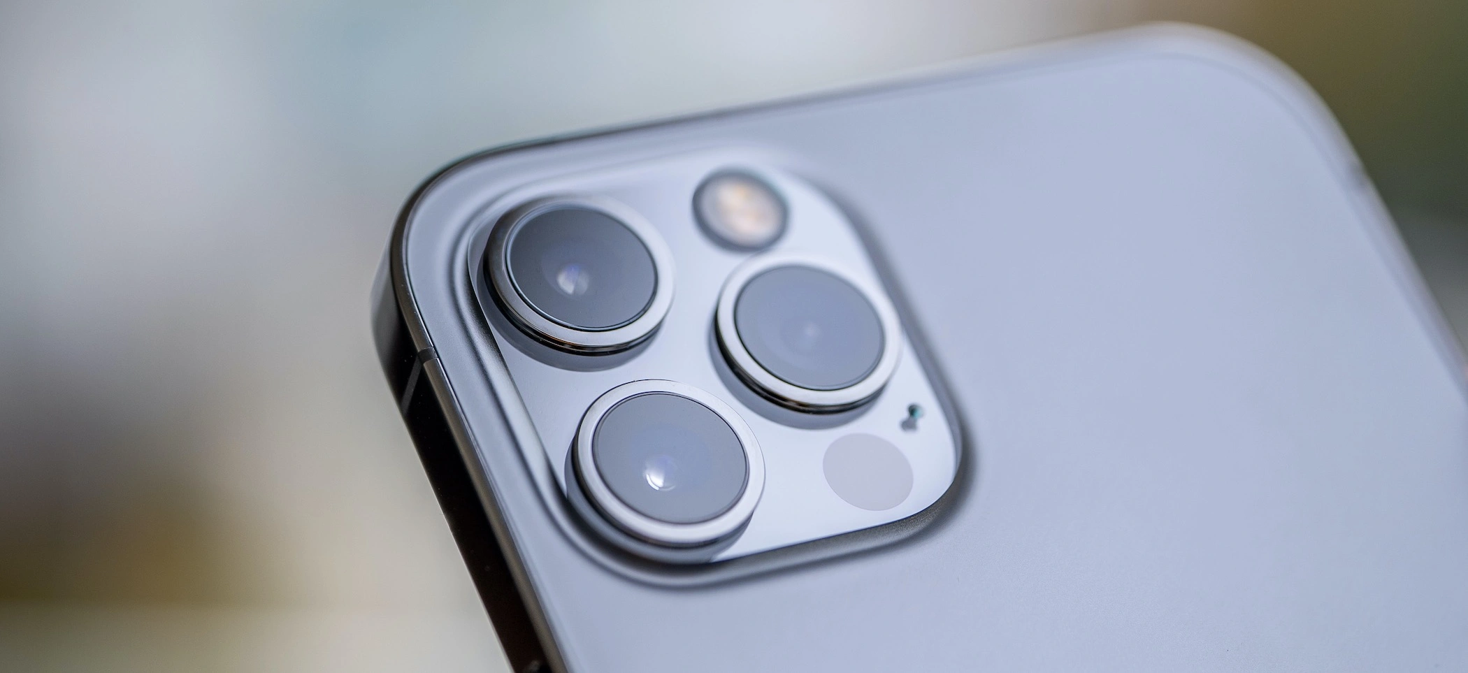 iphone z obiektywem peryskopowym