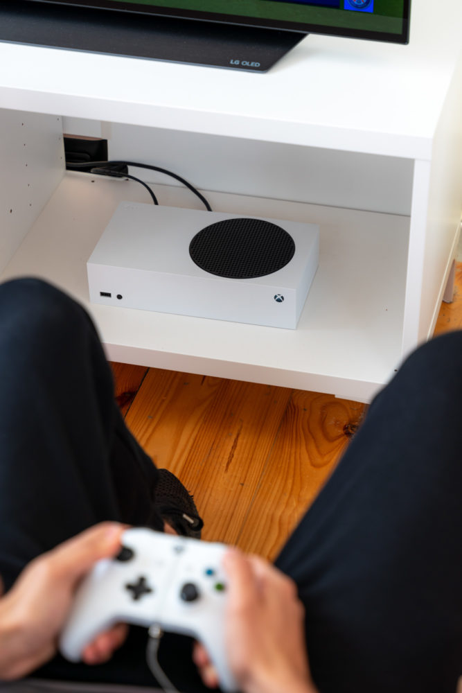 Xbox Series S w strefie LG OLED class="wp-image-1779814"