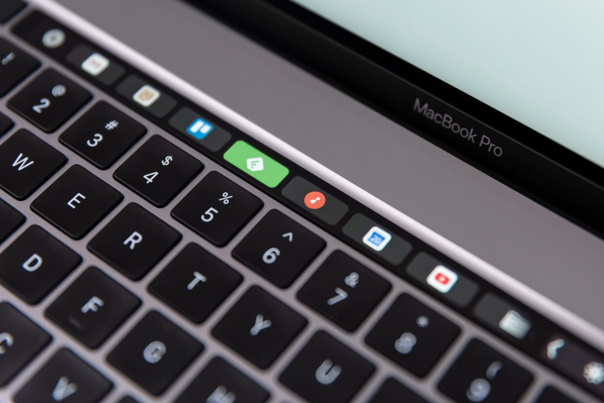 To koniec Touchbara. Apple pozbędzie się dotykowego paska