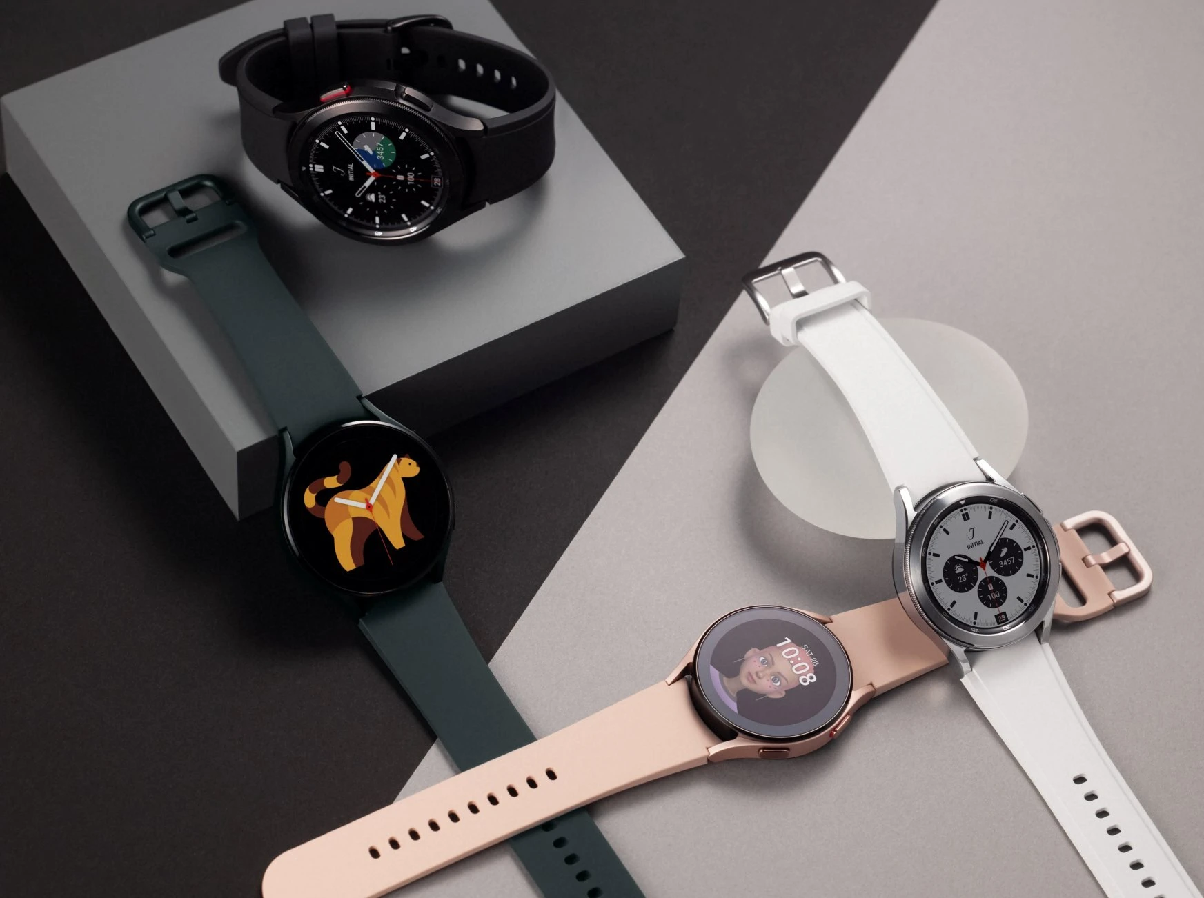 Samsung Galaxy Watch 4 i Watch 4 Classic class="wp-image-1819168"
