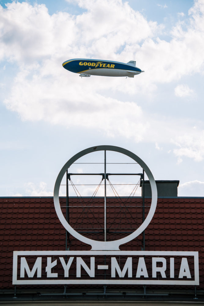 Sterowiec Goodyear Blimp nad Wrocławiem. Fot. Krzysztof Basel. class="wp-image-1808773"