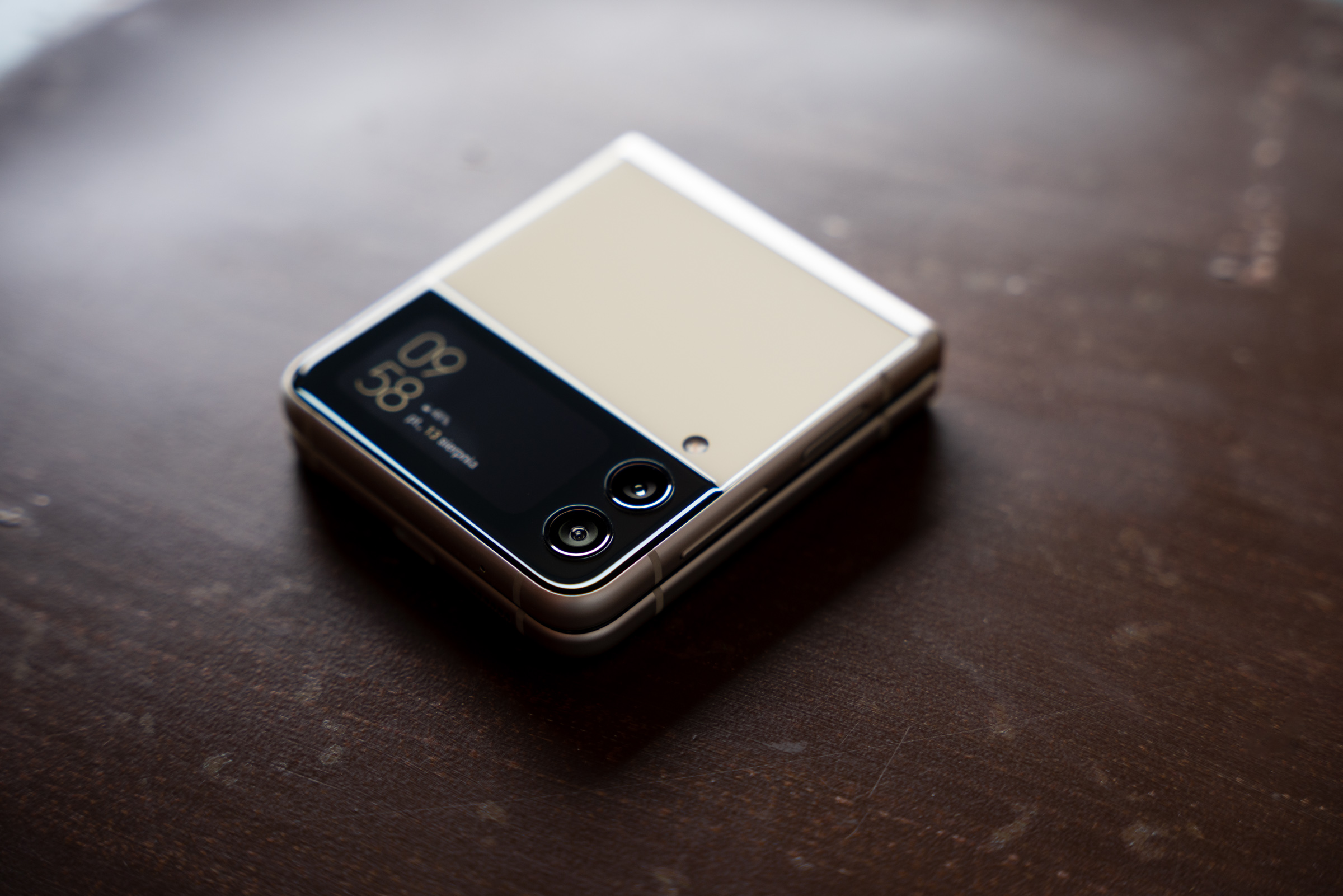 Samsung Galaxy Z Flip 3. class="wp-image-1821805"