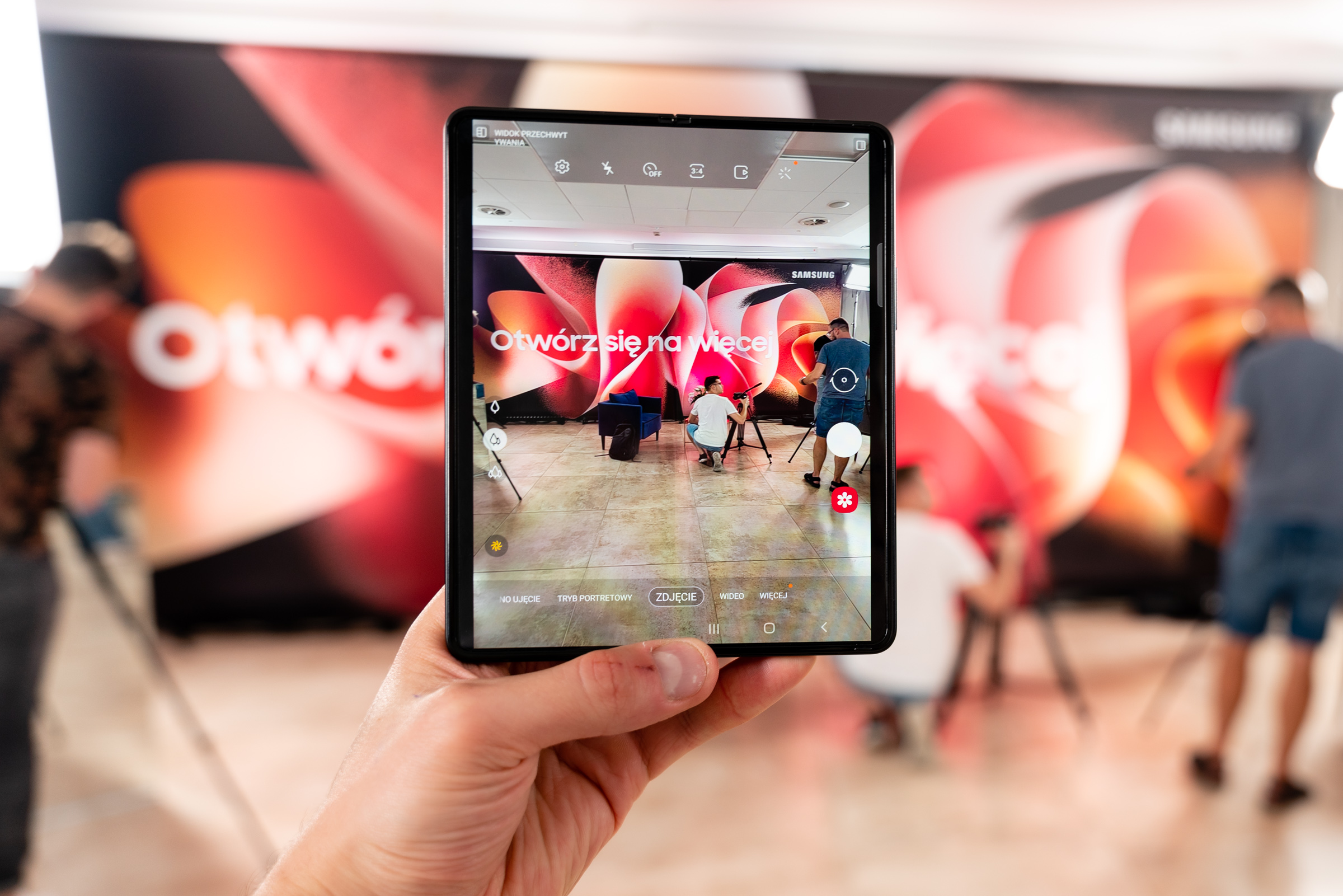 Samsung Galaxy Z Fold 3 class="wp-image-1818970"