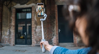 Gimbal DJI OM 5 - recenzja statywu do telefonu