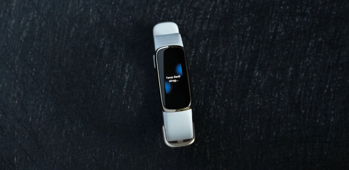 Fitbit Luxe - recenzja. Rozmiar ma znaczenie
