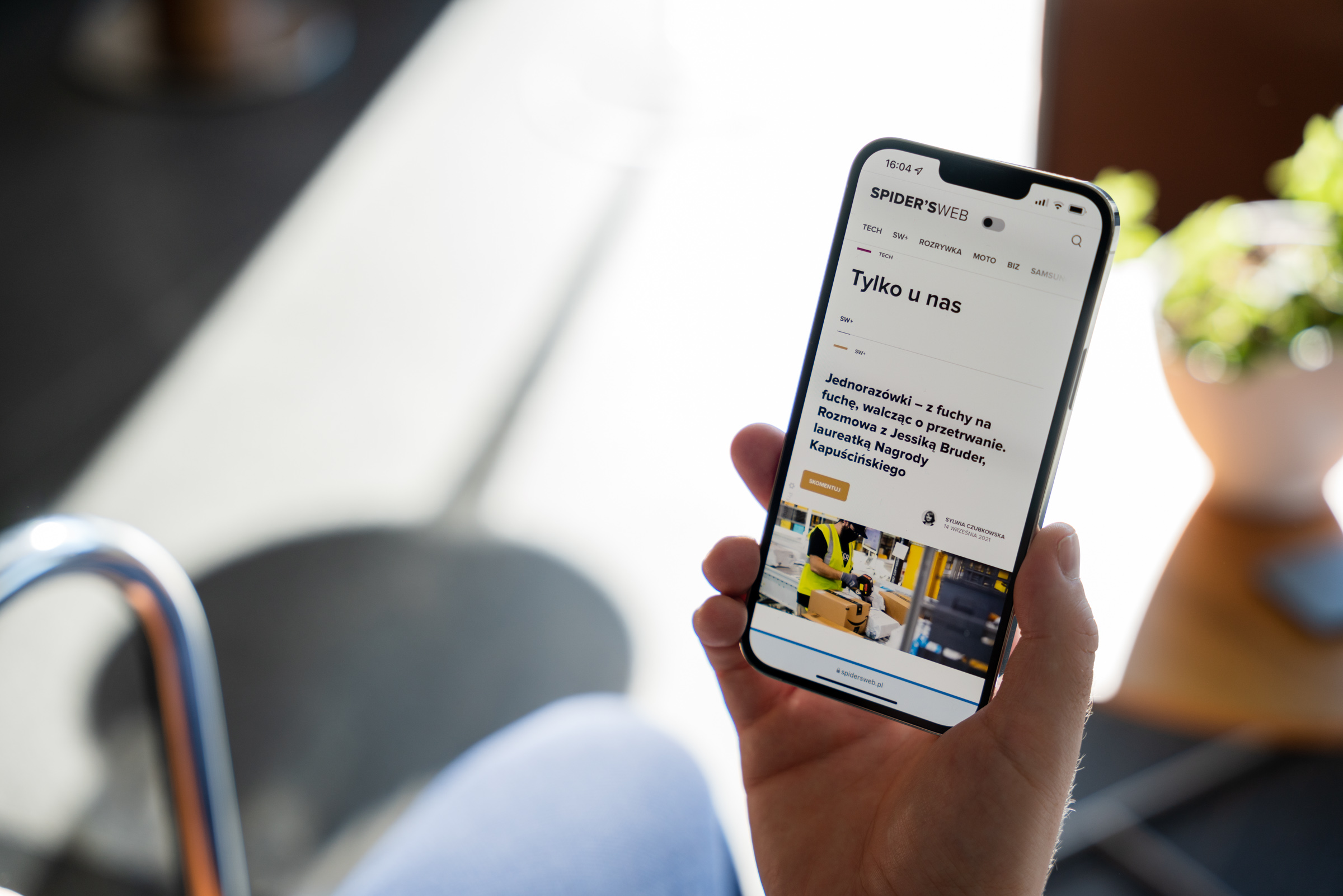 Wymiana wyświetlacza w iPhone 13. Apple nie będzie jej utrudniał