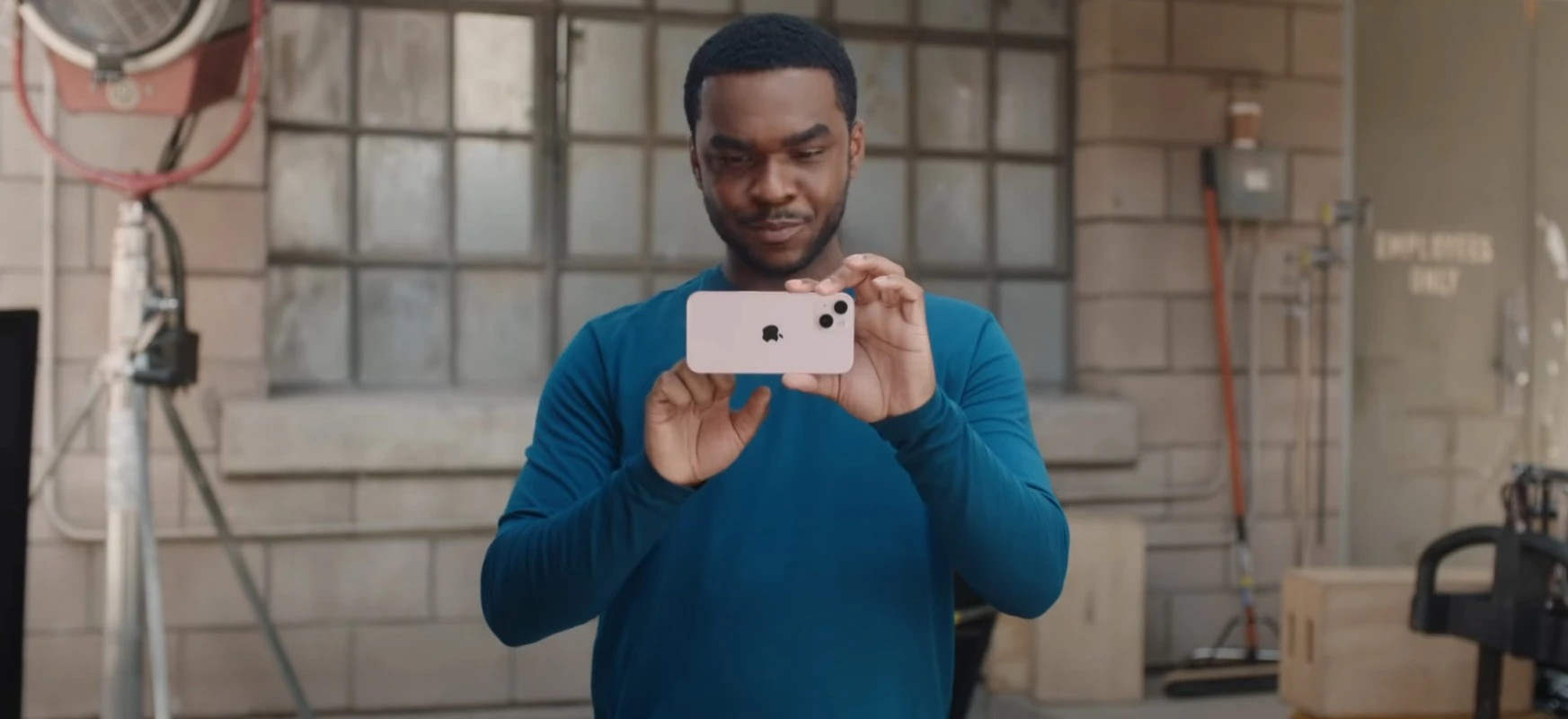 iPhone 13 - Apple przygotował specjalne wideo, w którym tłumaczy nowości