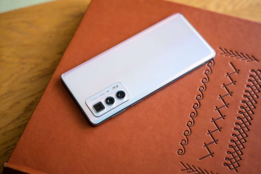 Motorola Edge 20 Pro class="wp-image-1870974"