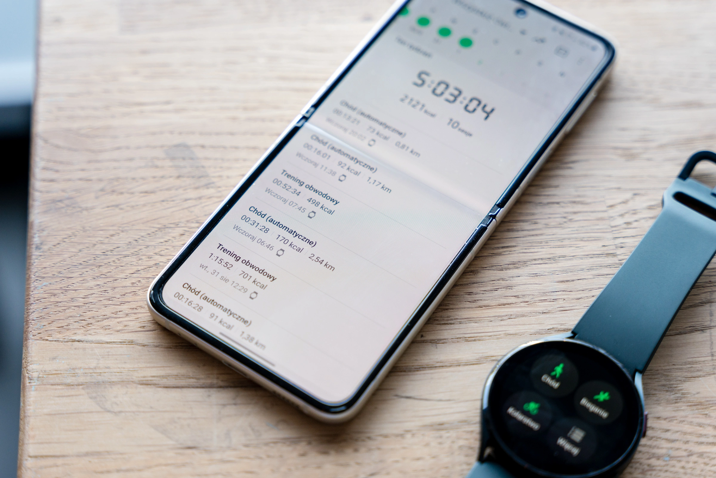 Samsung Galaxy Watch 4 class="wp-image-1843807" 