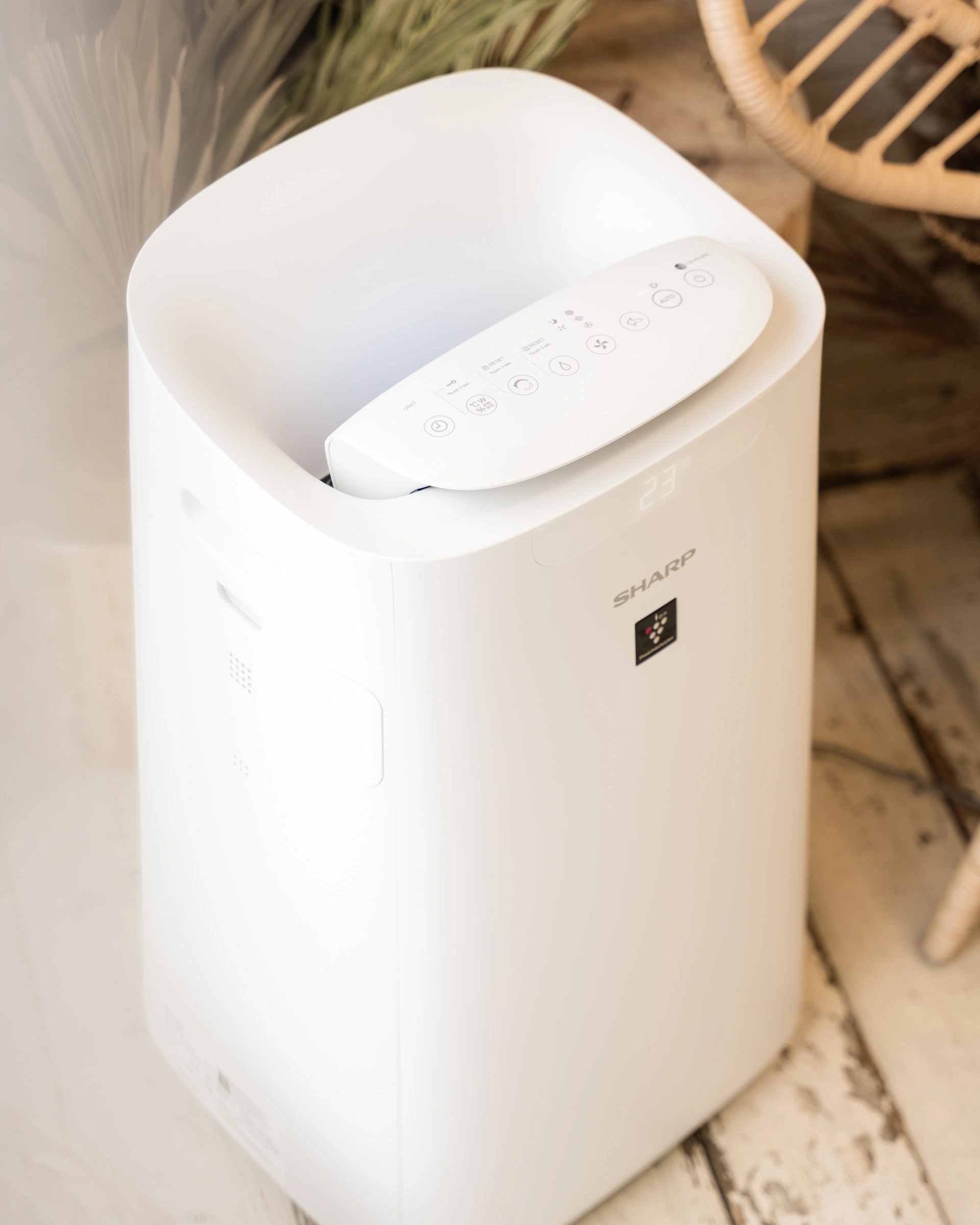 Sharp Plasmacluster UA-KIL80E-W class="wp-image-1864980"