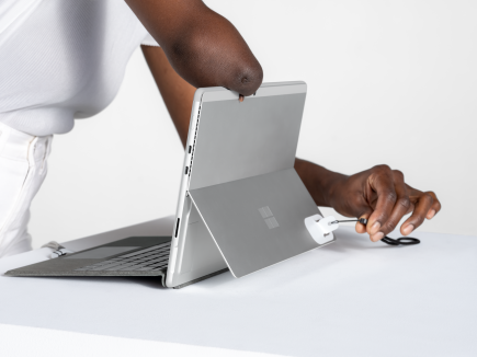 https://ocs-pl.oktawave.com/v1/AUTH_2887234e-384a-4873-8bc5-405211db13a2/spidersweb/2021/09/surface-2021-opinie-6.png