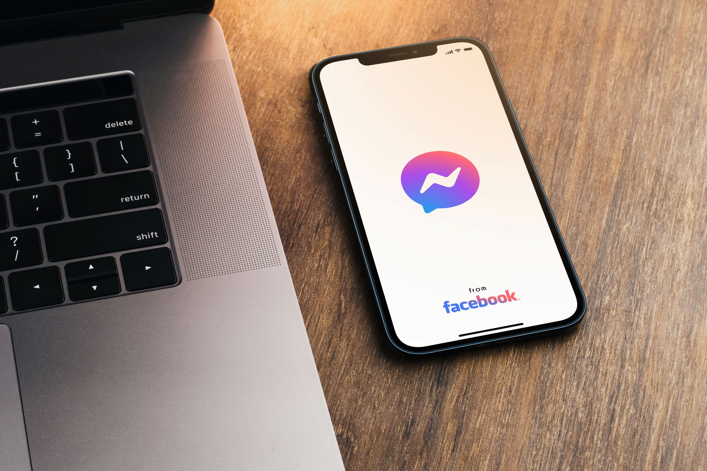 Jak wylogować się z Messengera na telefonie i komputerze? Instrukcja krok po kroku