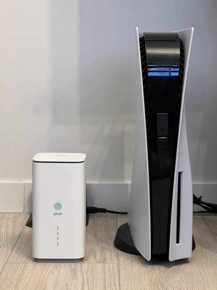OPPO 5G CPE T1a router Plus internet class="wp-image-1959443"