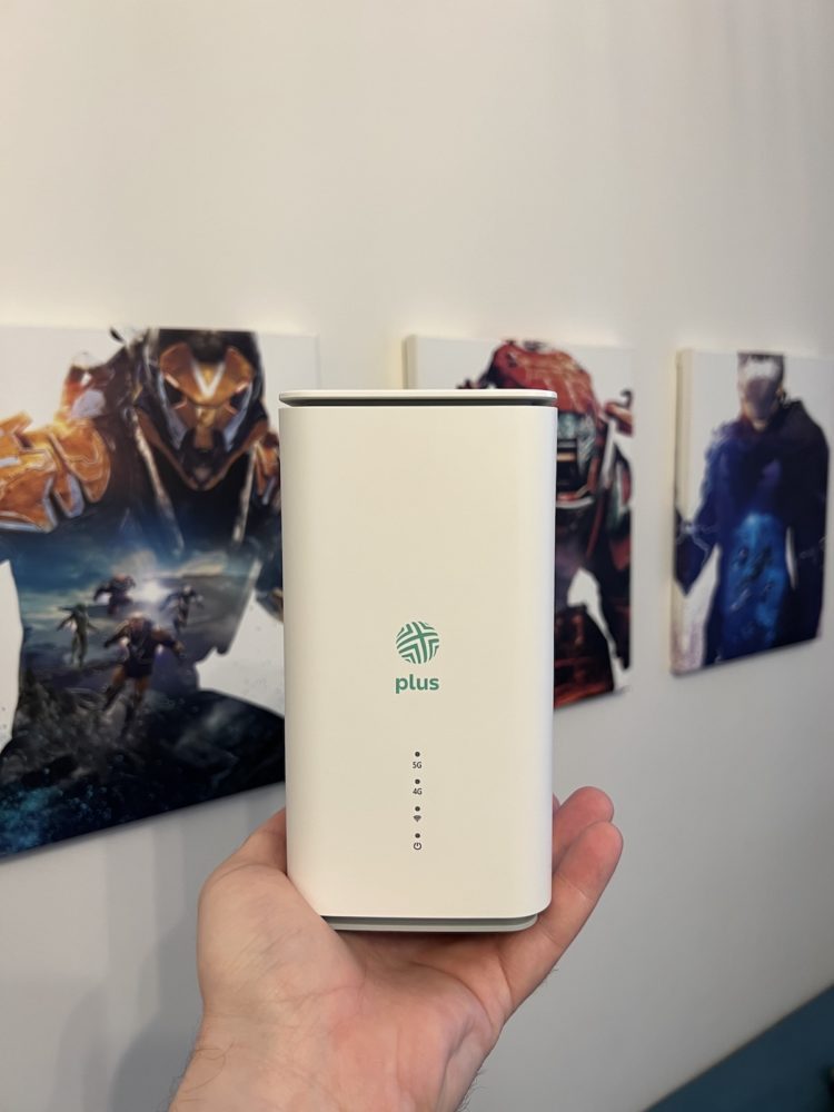 OPPO 5G CPE T1a router Plus internet class="wp-image-1959449"