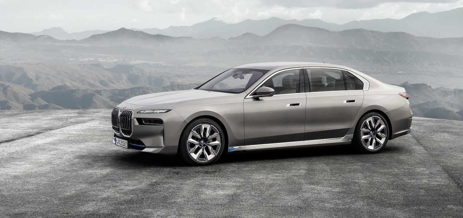 Imponujący TV w BMW 7