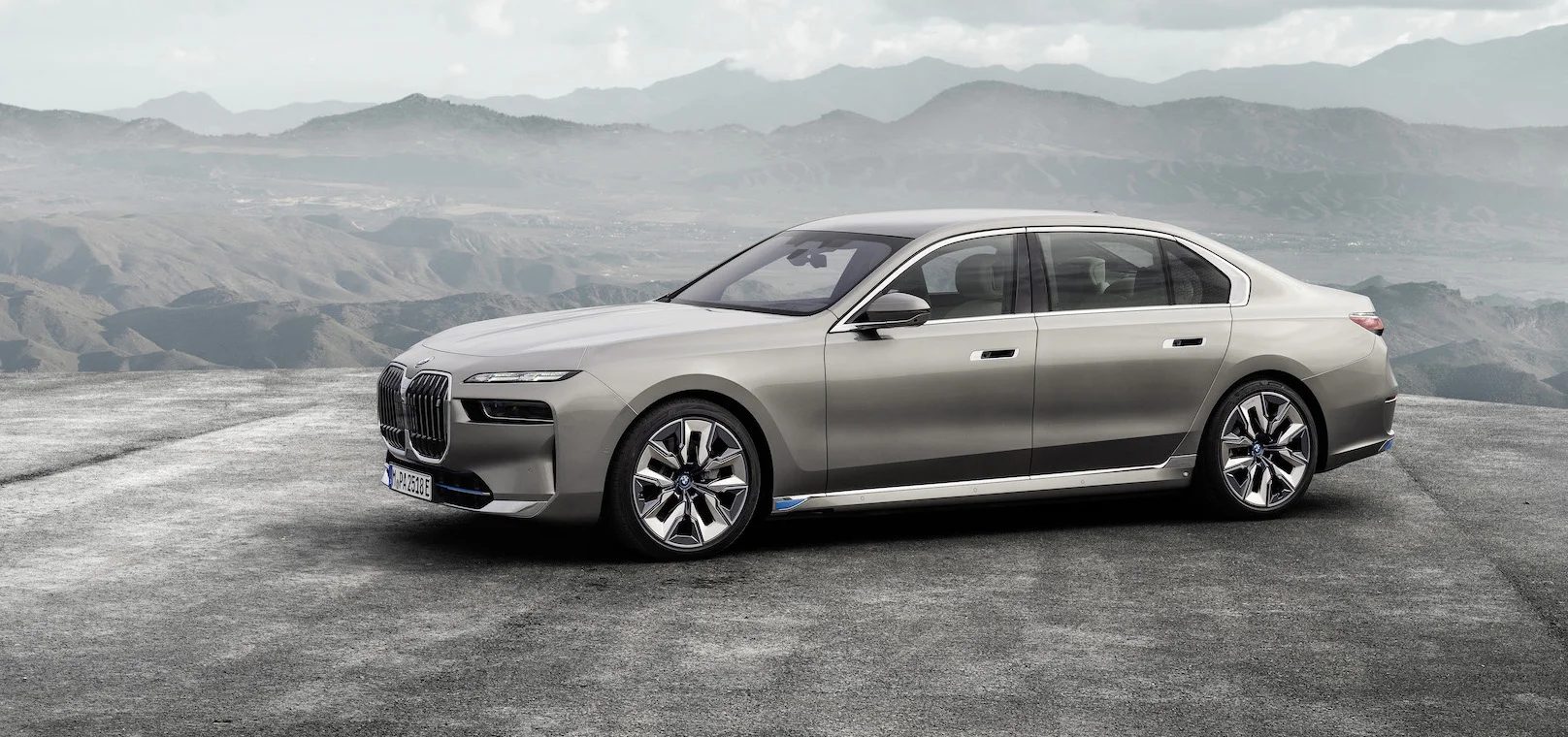 Imponujący TV w BMW 7