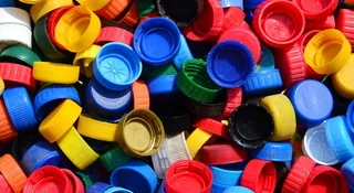 zakrętki plastikowe