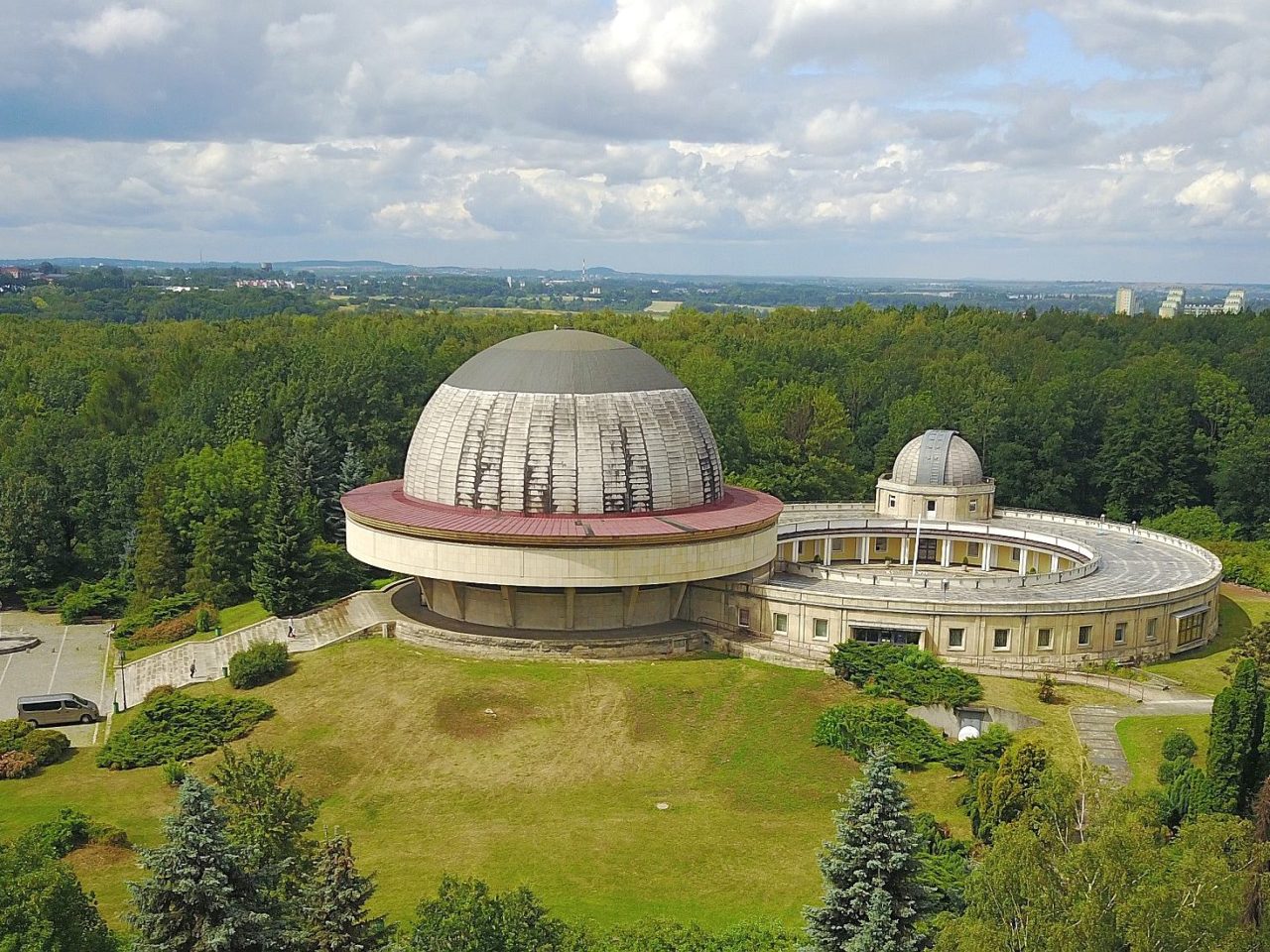 Planetarium Śląskie i w Białymstoku otwierają się dla pasjonatów