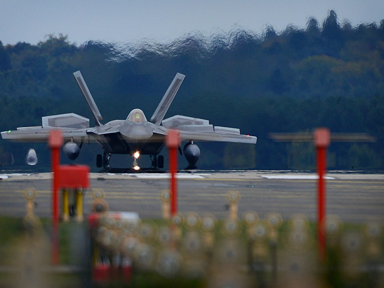 Amerykanie przenoszą do Polski myśliwce F-22