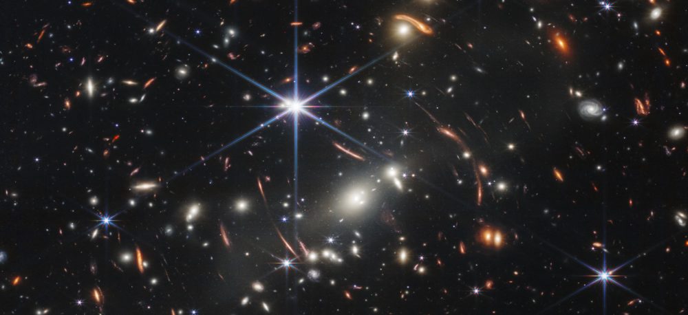 Teleskop Webba zrobił pierwsze zdjęcie głębokiego kosmosu class="wp-image-2255931" 