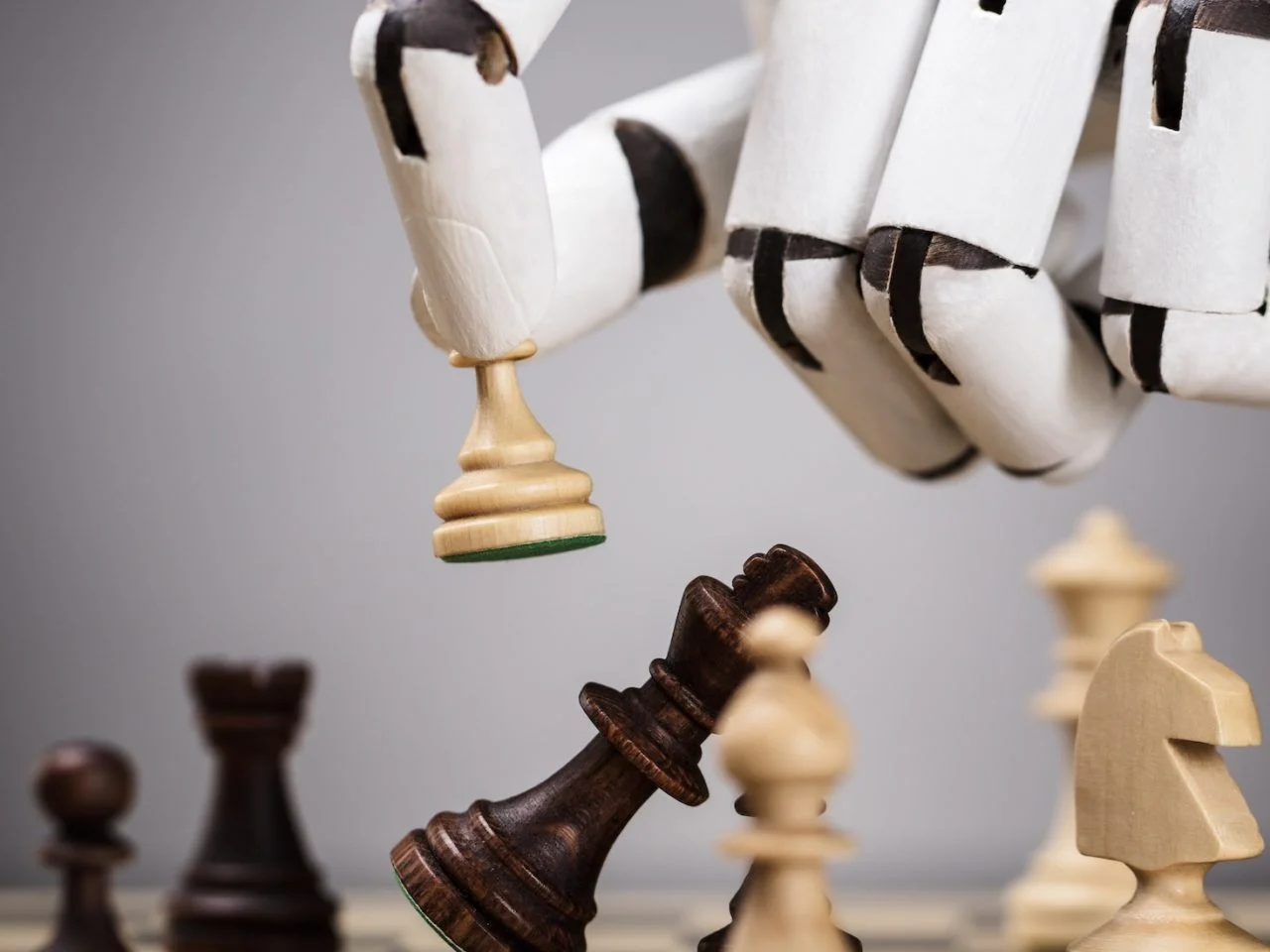 Rosja: robot połamał palec siemioletniemu szachiście
