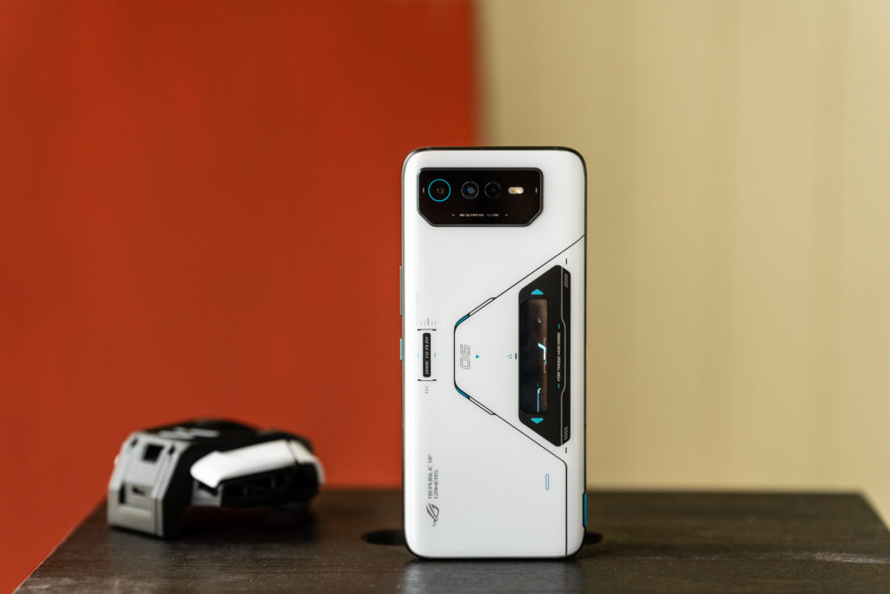 ASUS ROG Phone 6 class="wp-image-2438292"
