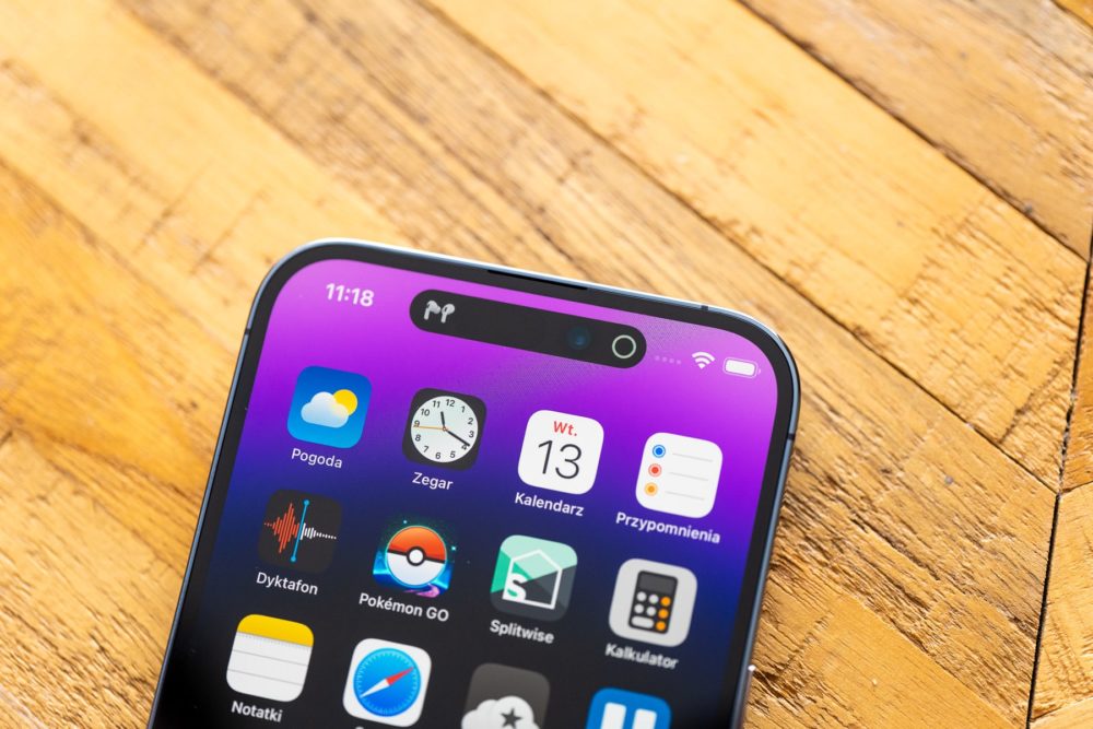 iphone 14 pro max dynamic island 3 airpods