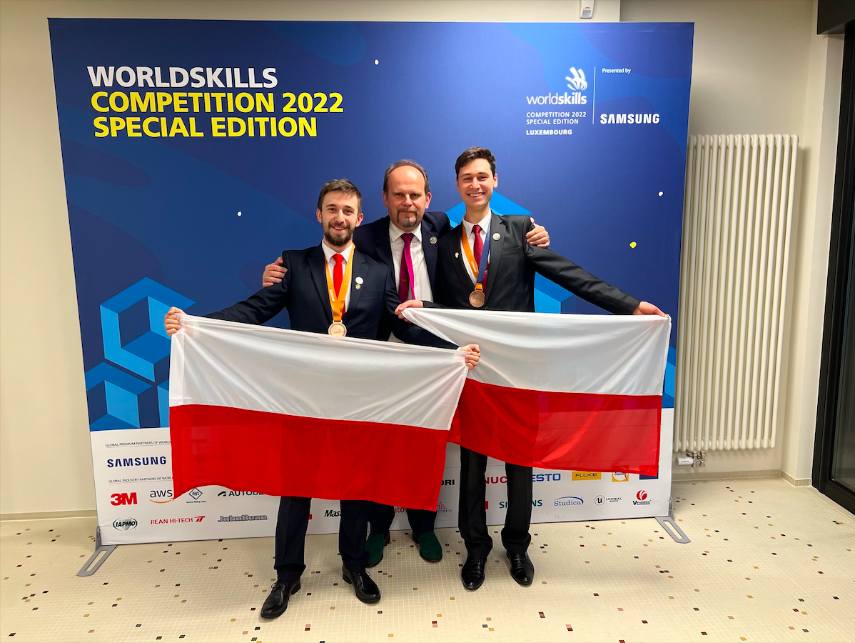 Szymon Szafranek i Rafał Paszko pod opieką doktora Jarosława Panasiuka zdobyli brązowy medal w zawodowej olimpiadzie WorldSkills
