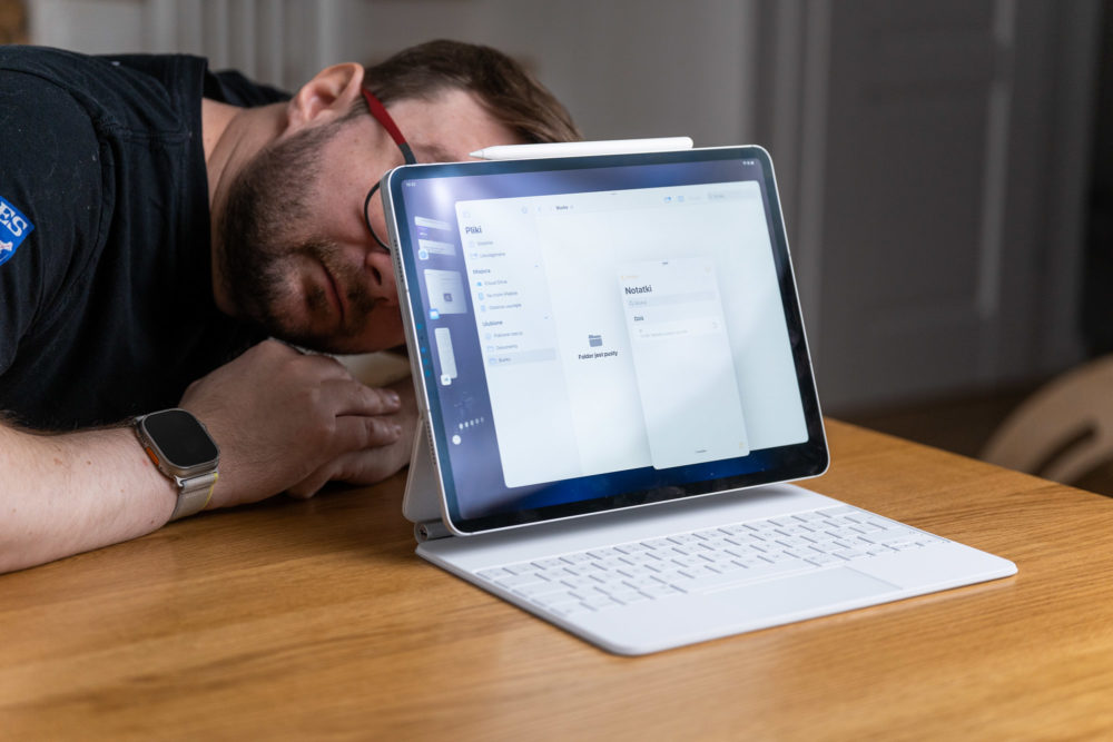 https://ocs-pl.oktawave.com/v1/AUTH_2887234e-384a-4873-8bc5-405211db13a2/spidersweb/2022/10/ipad-pro-m2-2022-3-1000x667.jpg