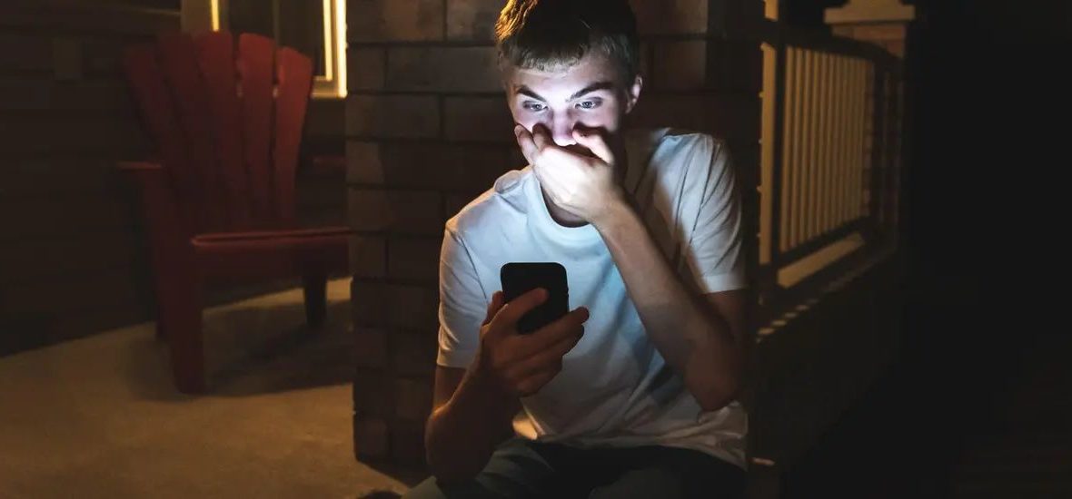 Nudeski, softy i dickpicki. Jak nagość stała się walutą nastolatków