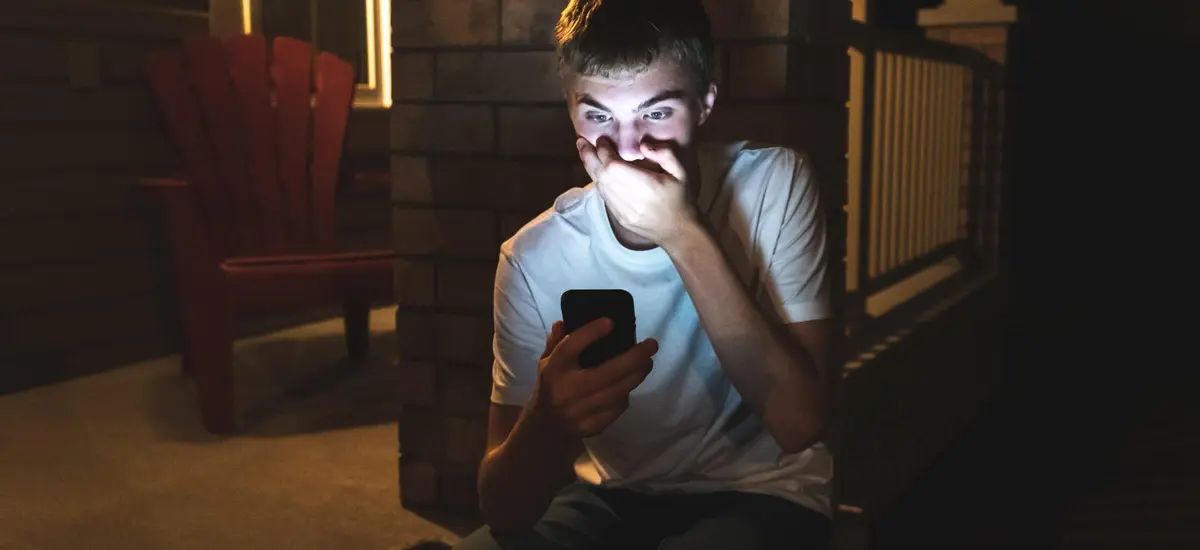Nudeski, softy i dickpicki. Nagość stała się walutą nastolatków