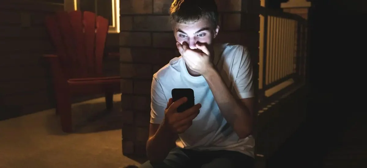 Nudeski, softy i dickpicki. Nagość stała się walutą nastolatków