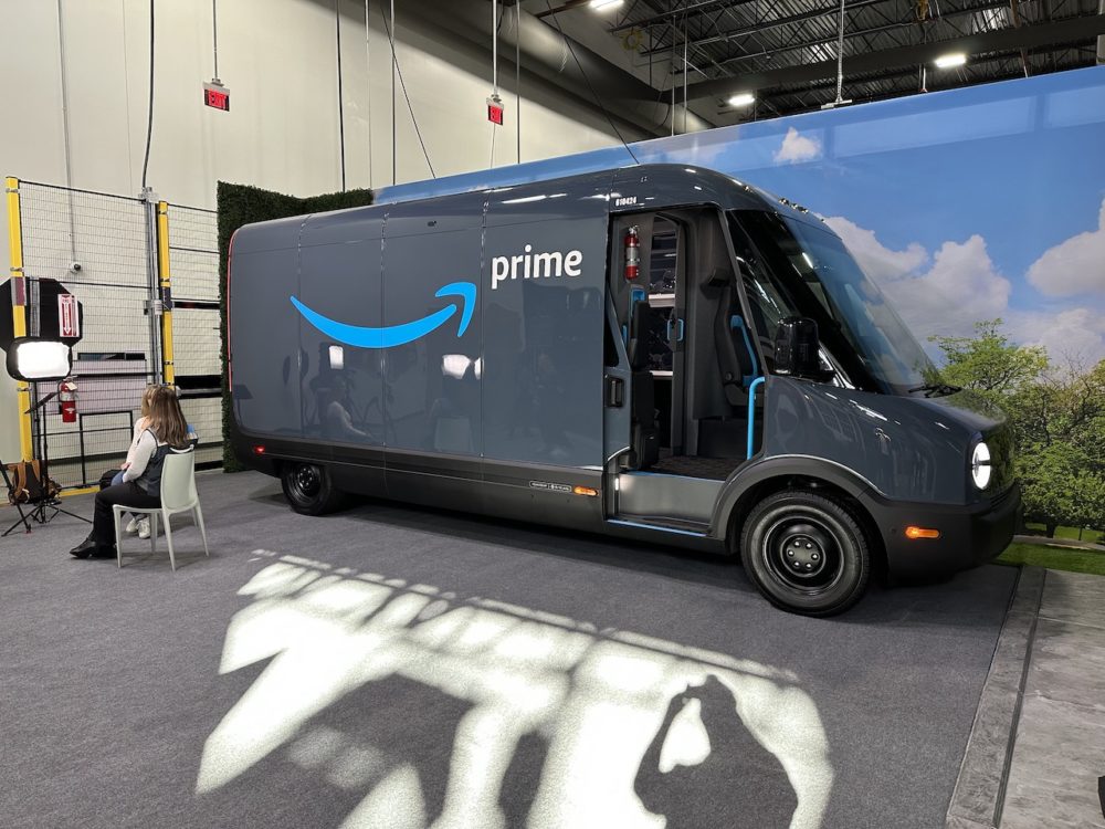 https://ocs-pl.oktawave.com/v1/AUTH_2887234e-384a-4873-8bc5-405211db13a2/spidersweb/2022/11/amazon-rivian-1-1000x750.jpeg