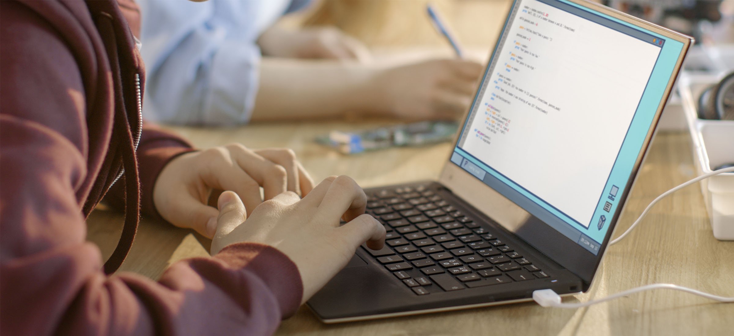 Laptopy dla czwartoklasistów. Wiemy, jakie modele trafią do uczniów