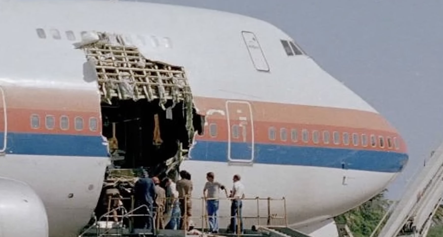 ua811
