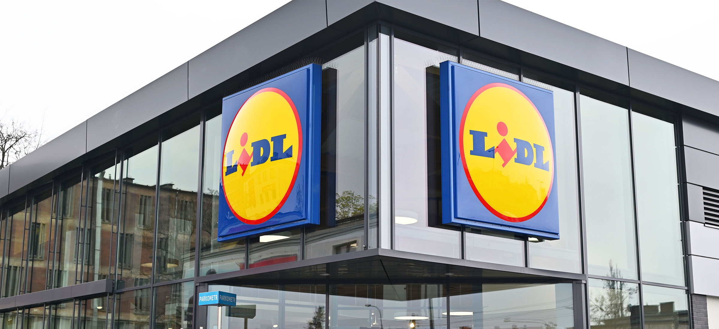 Lidl zareagował na SMS-y Biedronki. Odpowiedź podbija sieć