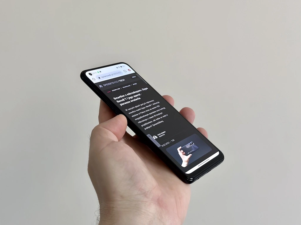 Oppo Reno8 T ma wyświetlacz typu AMOLED 