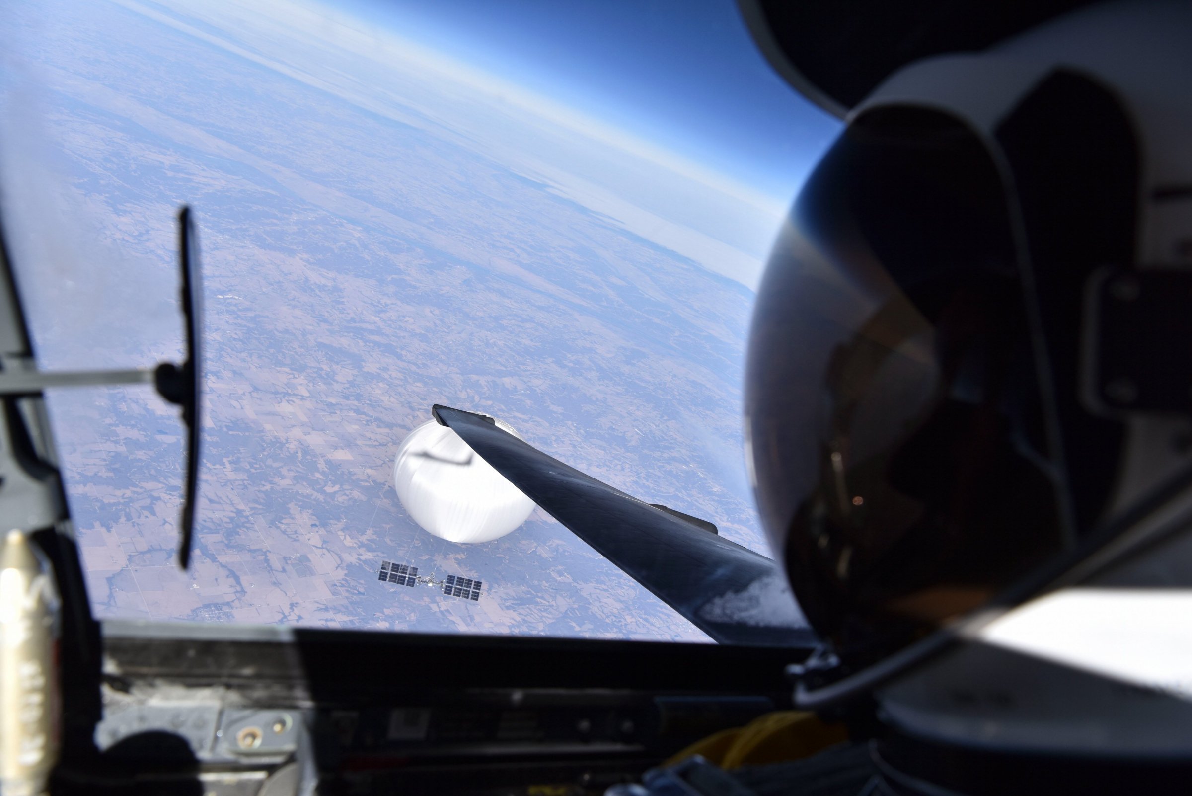 Zrobił selfie z balonem na wysokości 21 km. To zdjęcie przejdzie do historii