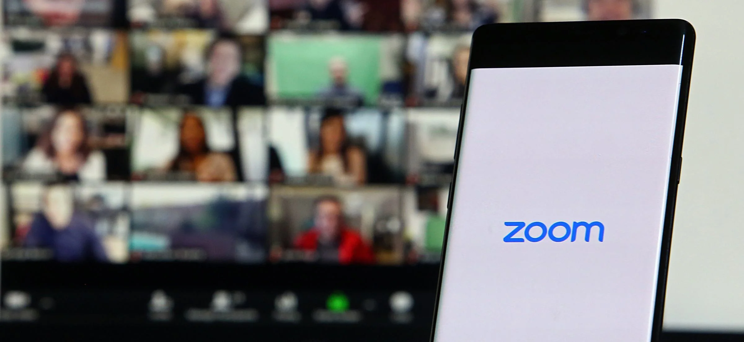 zoom zwolnienia