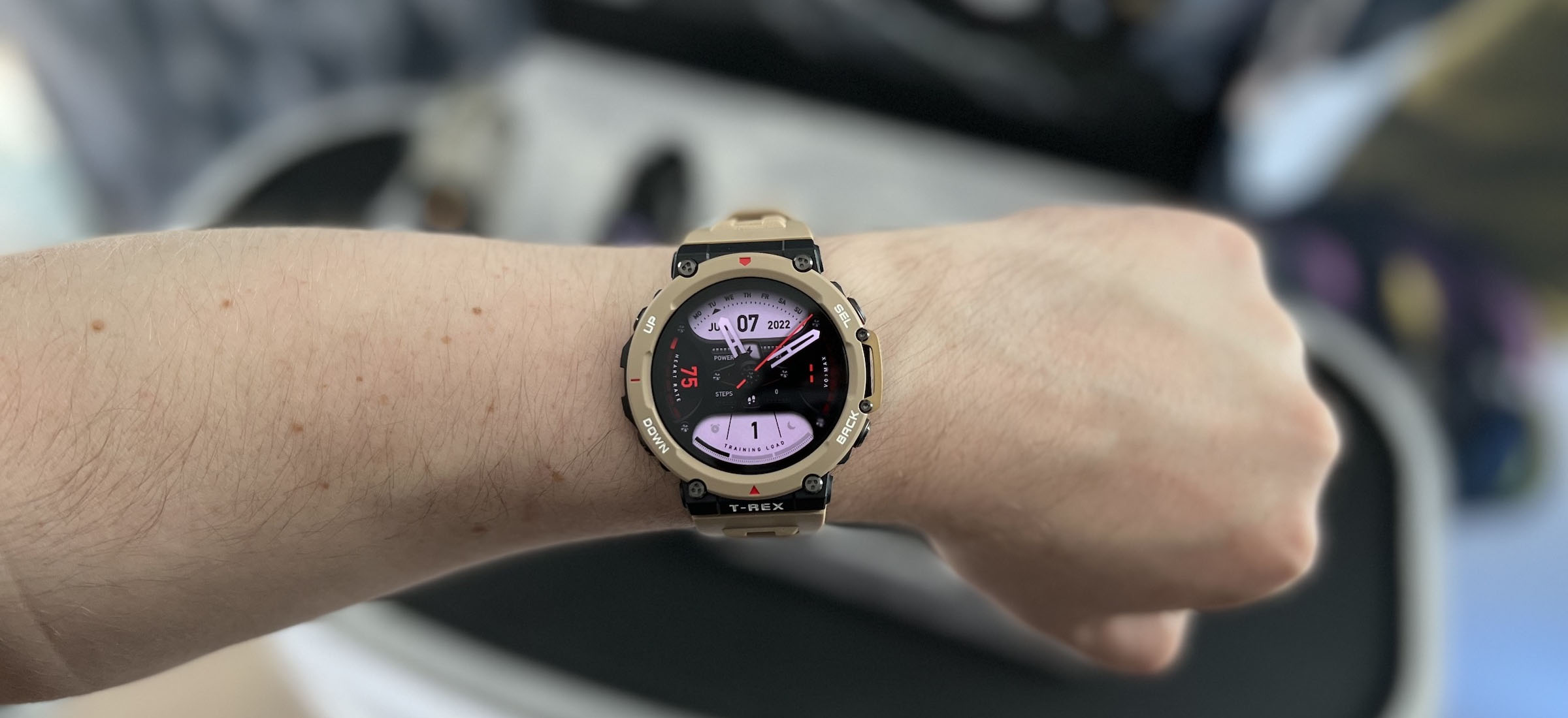 Amazfit zrobił to pierwszy i jest dumny jak paw. Wcisnęli bota AI do zegarka